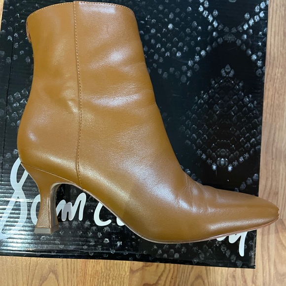 Sam Edelman tawny brown leather booties. - Picture 6 of 11